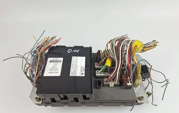 Land Rover Freelander Fuse module YWC106390 52010565B
