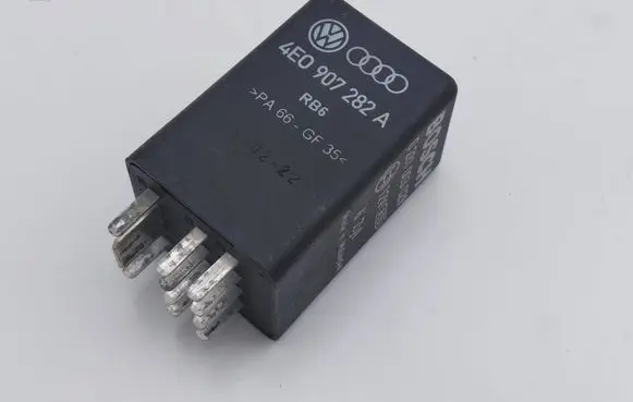 Audi A6 S6 C6 4F Glow plug pre-heat relay 4E0907282A 0281003029