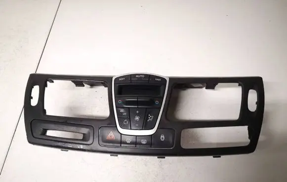 Renault Laguna III Climate control unit 275100002r a02000a8400001