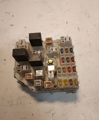 Toyota RAV 4 (XA20) Fuse module