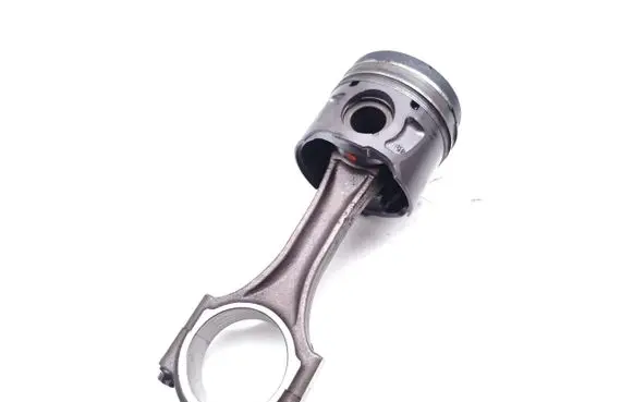 Land Rover Freelander 2 - LR2 Piston with connecting rod 224DT 9688245380