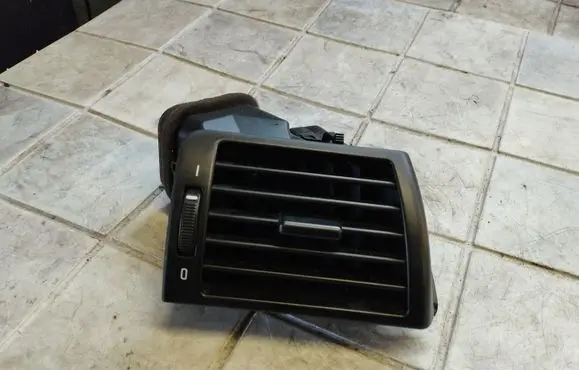 BMW 3 E46 Dashboard side air vent grill/cover trim 64228361898