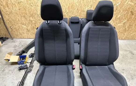 Peugeot 208 II Seat set 