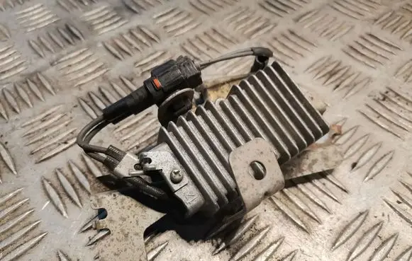 Lexus GS 300 350 430 450H Fuel pump relay 2308031020
