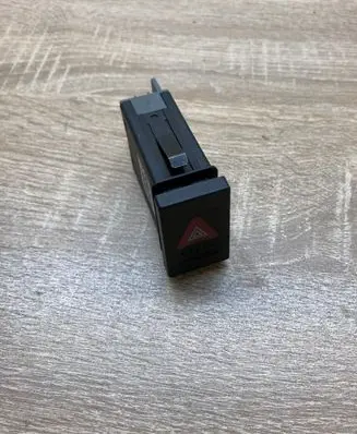 Volkswagen PASSAT B5 Hazard light switch 108885 6900130