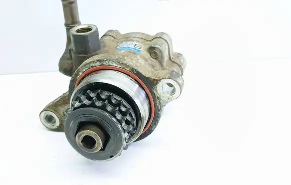 Nissan Almera Tino Power steering pump 23021024B 4U105