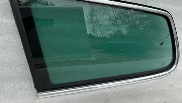 Volkswagen PASSAT B6 Rear side window