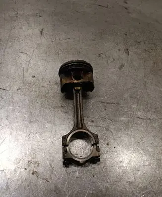 Renault Clio IV Piston with connecting rod 