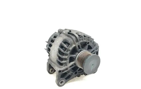 Renault Trafic III (X82) Generator/alternator 231008633R 216015058 2616927A