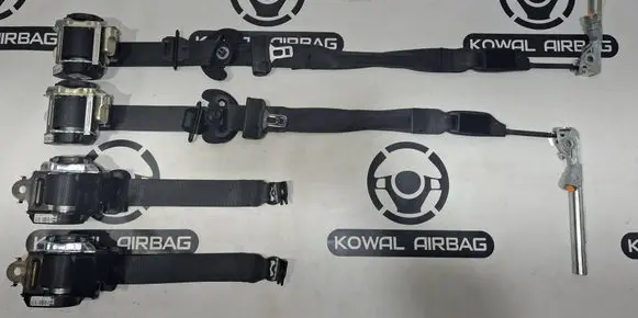 Renault Megane IV Set of seat belts 888410807R 26032019