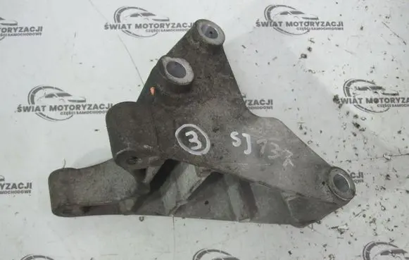 Engine mounting bracket