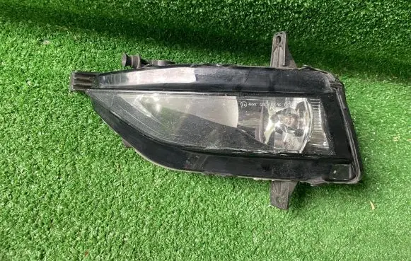 Volkswagen Golf VII Front fog light 