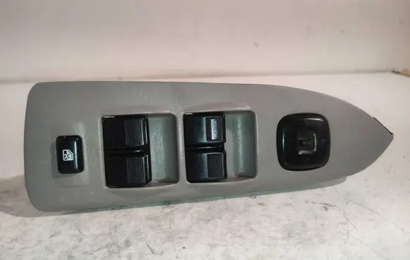 Mazda Premacy Electric window control switch CB0866350A 01X9D4 C8HD135