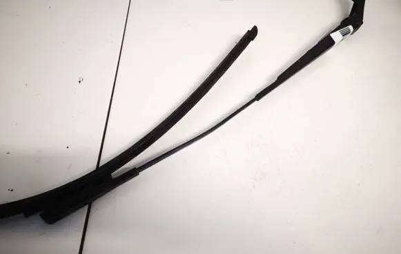 Opel Zafira B Front wiper blade arm 13145563