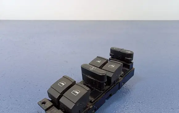 Seat Toledo II (1M) Electric window control switch 1J4959857