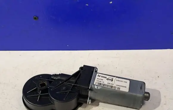 Volvo S60 Seat adjustment motor 924116102 300225209