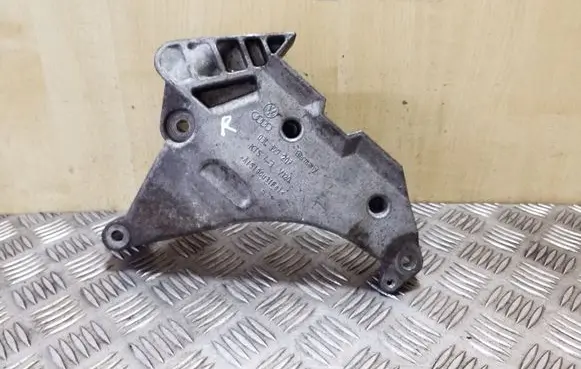Seat Altea XL Engine mounting bracket 03L199207