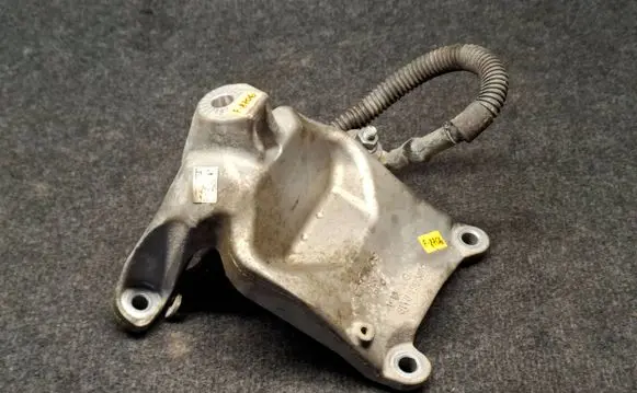 Audi A4 S4 B9 Engine mounting bracket 8W0199308Q
