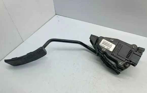 Mitsubishi Space Star Accelerator throttle pedal M865642 6PV00830100 30865642