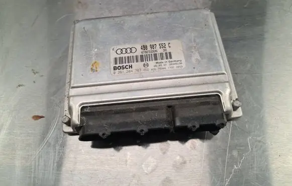 Audi A6 S6 C5 4B Engine control unit/module 4B0907552C 0261204767 26SA5130