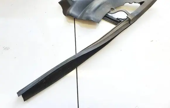 Mercedes-Benz CLA C117 X117 W117 Rubber seal front coupe door a1177250229