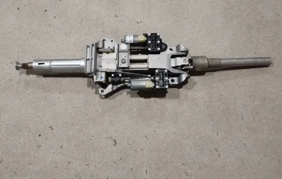 Steering wheel axle set