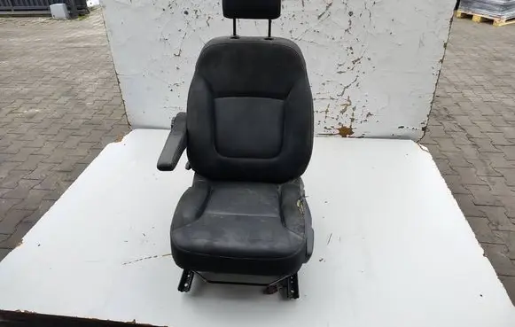 Renault Trafic III (X82) Front driver seat 