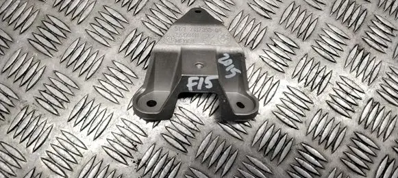 BMW X5 F15 Steering rack mounting bracket 7137353