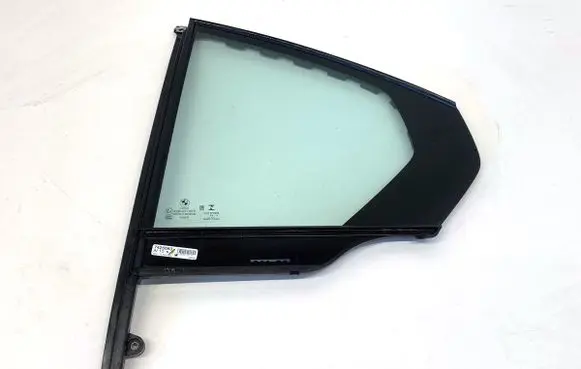 BMW 3 G20 G21 Rear door window glass 7425083