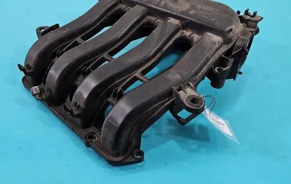 Renault Clio III Intake manifold 8200647713 IMPRK1518236