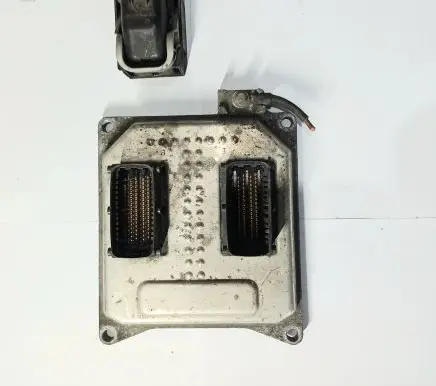 Opel Zafira B Engine control unit/module 55571558 SIMTEC755 5WK9464
