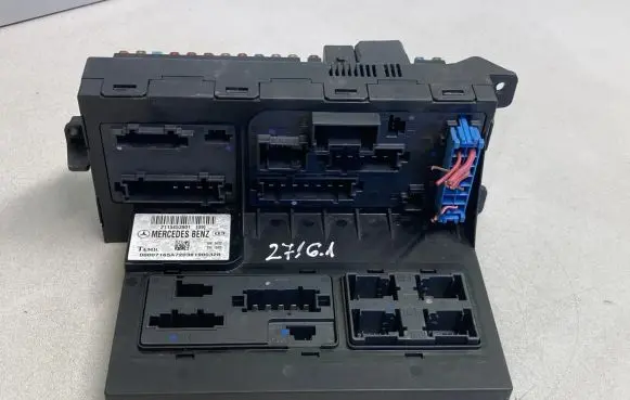 Mercedes-Benz E W211 Fuse module 2115453901