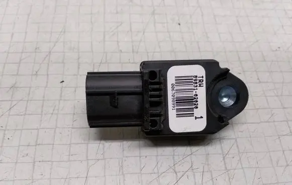 Toyota Corolla E120 E130 Airbag deployment crash/impact sensor 8983102020 0067098991