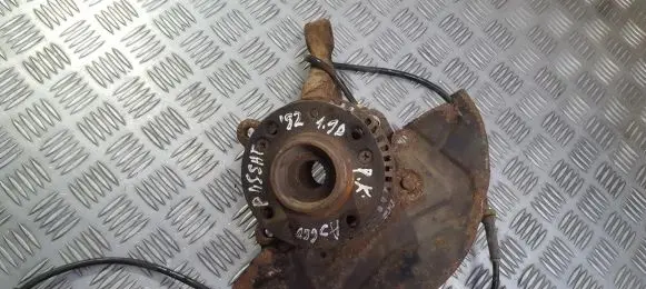Volkswagen PASSAT B3 Front wheel hub