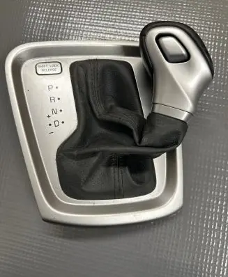 KIA Ceed Gear lever shifter trim leather/knob 84632J7100