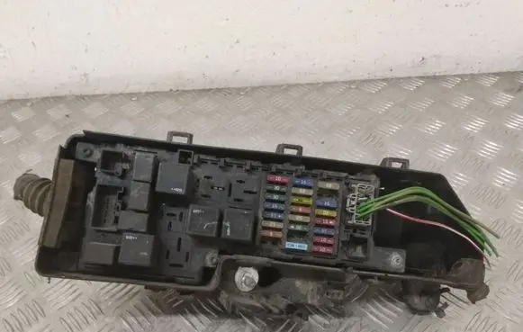 Volvo V70 Fuse box set 9494210