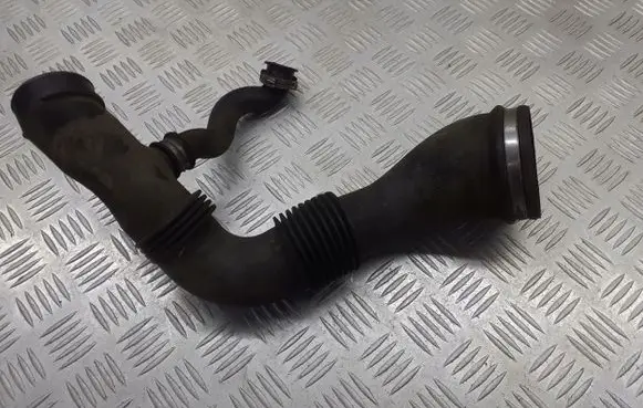 Ford Focus Air intake hose/pipe 4M51-9A673-AE