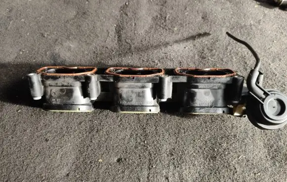 Audi A4 S4 B8 8K Intake manifold 06e133109af