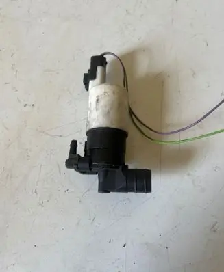Dacia Dokker Windscreen/windshield washer pump 8200067015 8200295685 9641553880