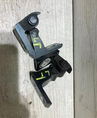 Rear door hinge set