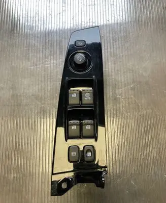 SsangYong Korando Electric window control switch 202009207 202007153