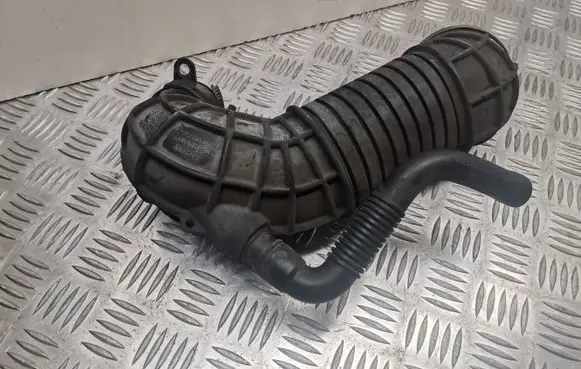Audi A4 S4 B7 8E 8H Turbo air intake inlet pipe/hose 8E0129615J