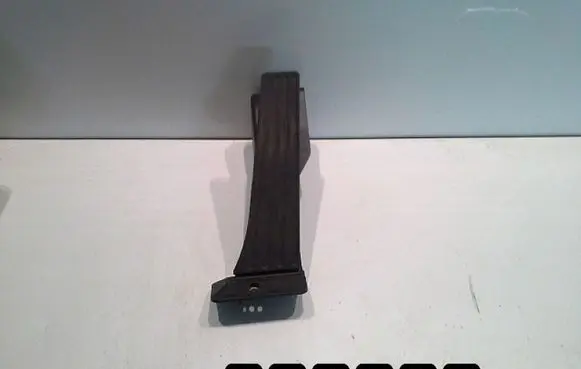 BMW 1 E81 E87 Accelerator throttle pedal 35426786588-01