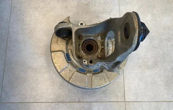 BMW X5 E70 Rear wheel hub spindle/knuckle 33326879101
