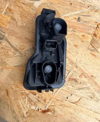 Nissan Qashqai Tail light bulb cover holder 89503174