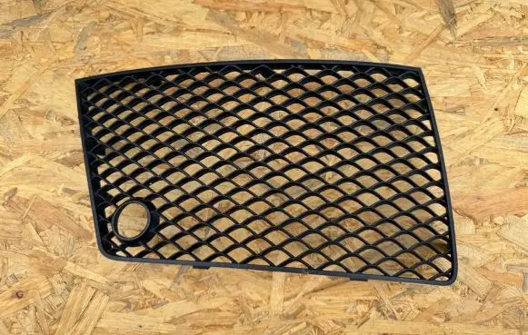 Mercedes-Benz GL X166 Front bumper lower grill A1668854522