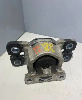Volvo V70 Engine mount bracket 6G927M121