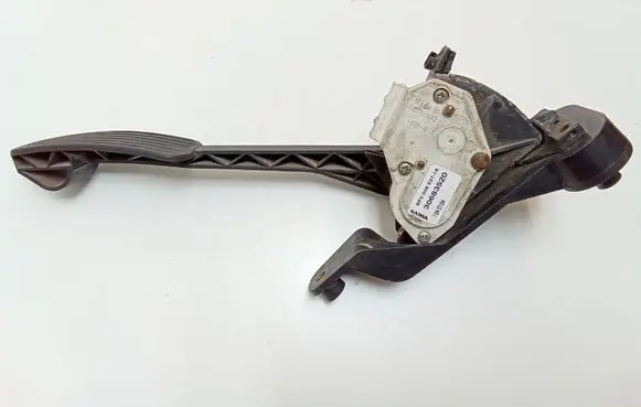 Volvo XC90 Accelerator throttle pedal 30683520