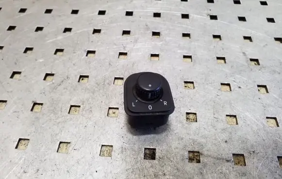 Volkswagen PASSAT B6 Wing mirror switch 1K0959565
