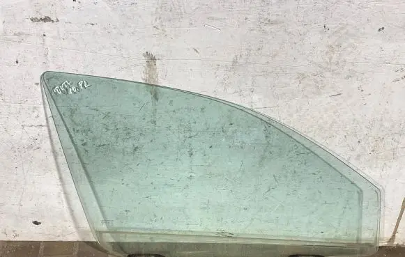 Mitsubishi Outlander Front door window glass four-door